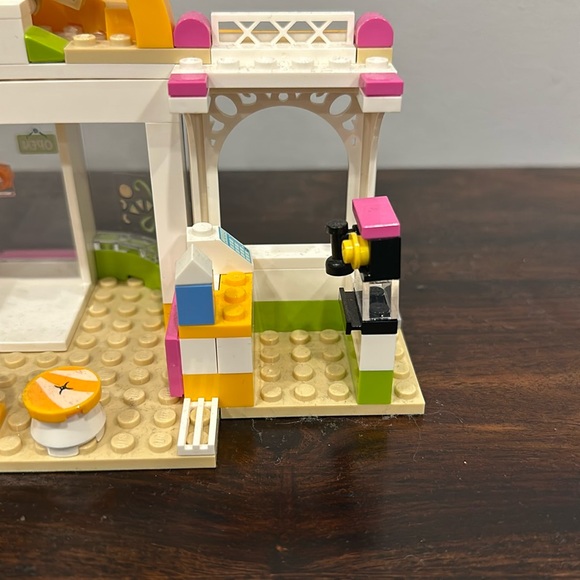 LEGO Heartland City Organic Cafe #41444 - Picture 6 of 13